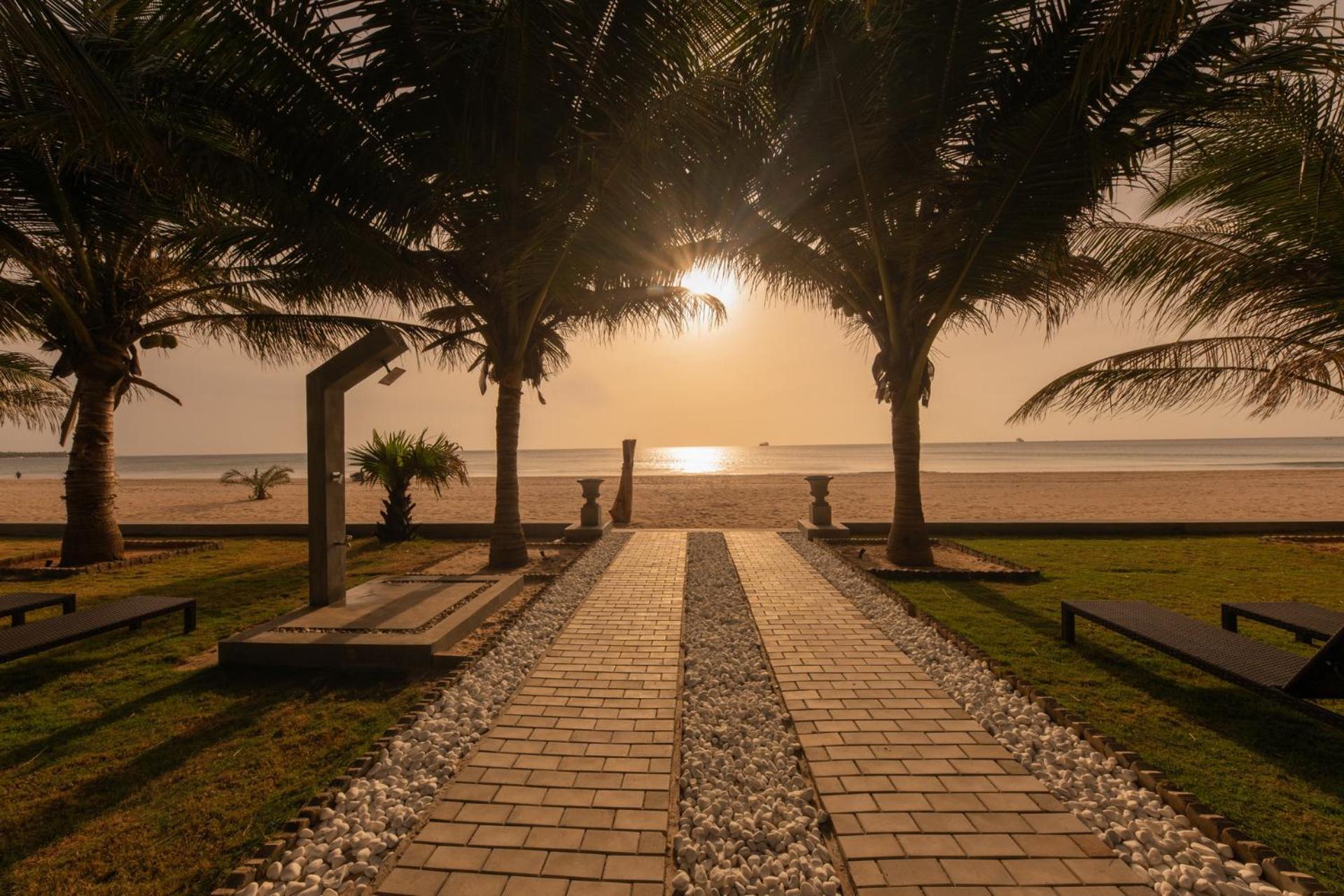 טרינקומאלה Uppuveli Beach By Dsk מראה חיצוני תמונה