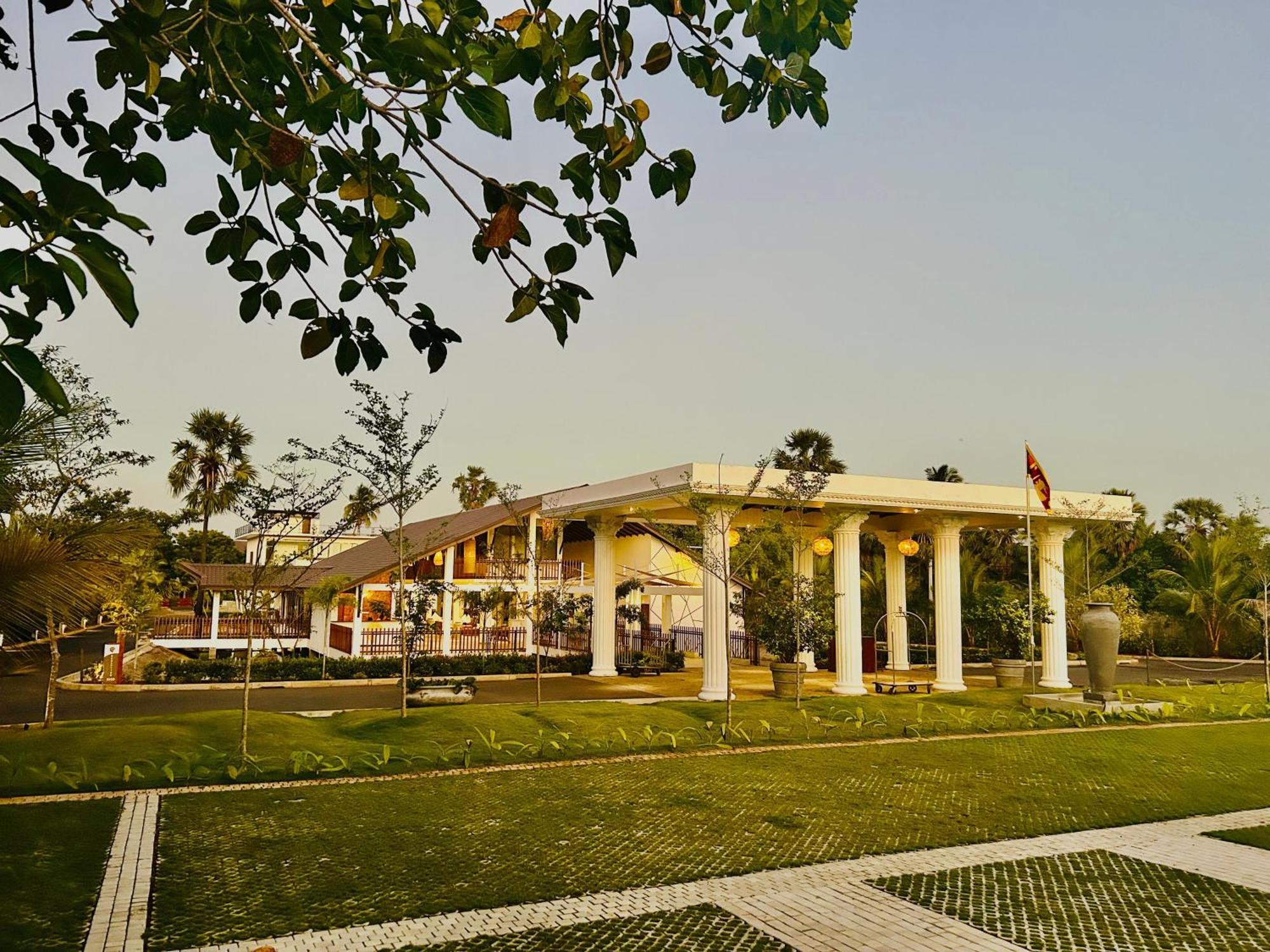 טרינקומאלה Uppuveli Beach By Dsk מראה חיצוני תמונה